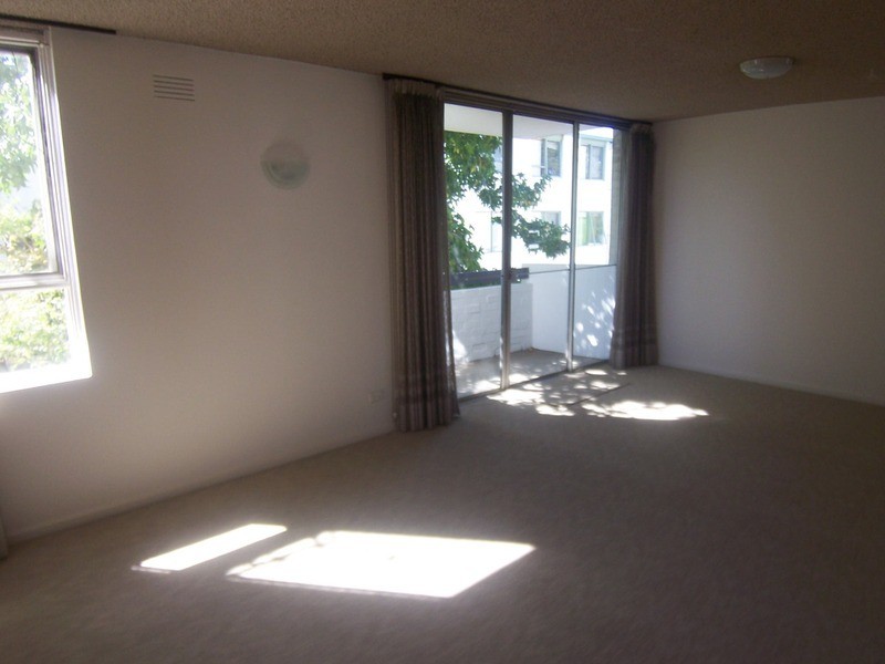 8/678 Lygon Street, Carlton North VIC 3054