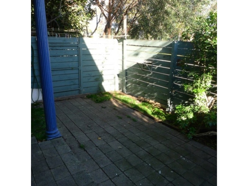 J2/116 O’Shanassy Street, North Melbourne VIC 3051