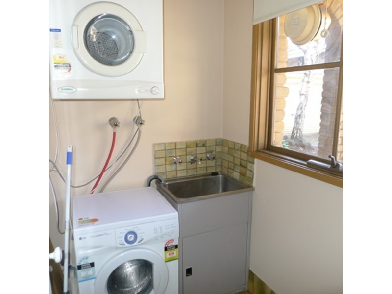 J2/116 O’Shanassy Street, North Melbourne VIC 3051