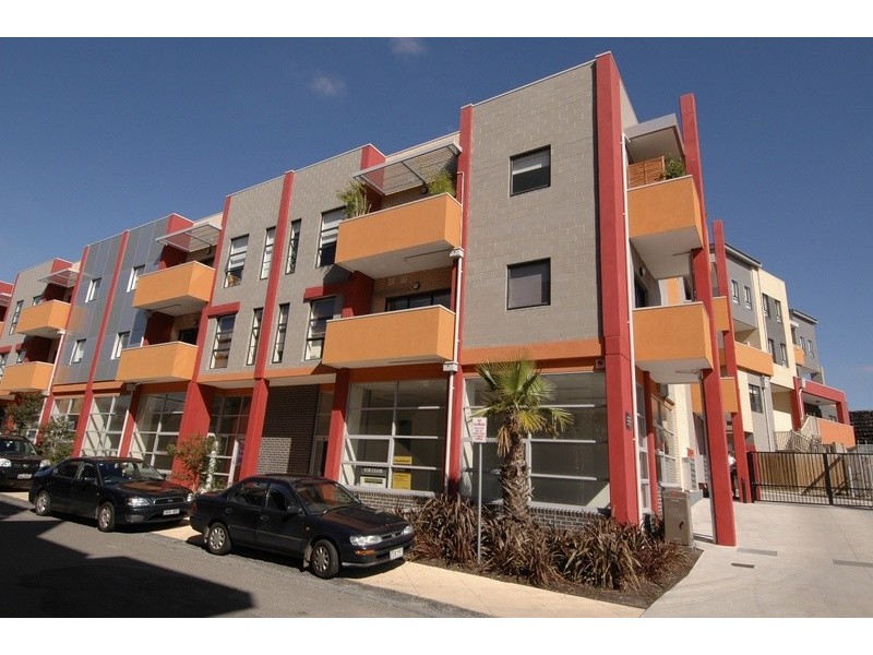 1/3 Wardens Walk, Coburg VIC 3058