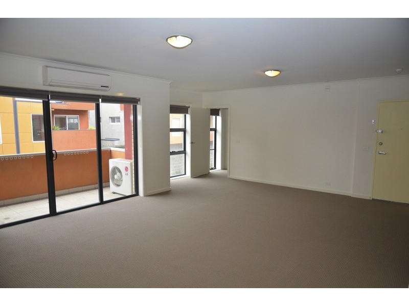 1/3 Wardens Walk, Coburg VIC 3058