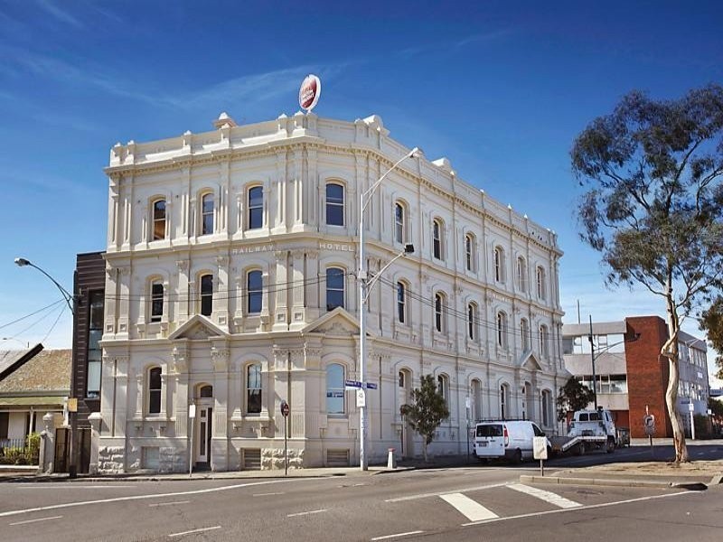 2/4 Anderson Street, West Melbourne VIC 3003