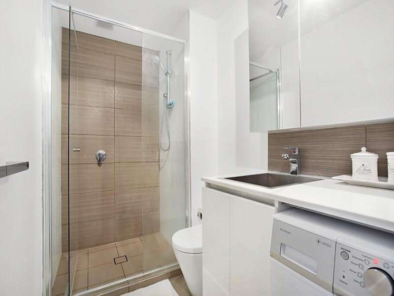 2/4 Anderson Street, West Melbourne VIC 3003