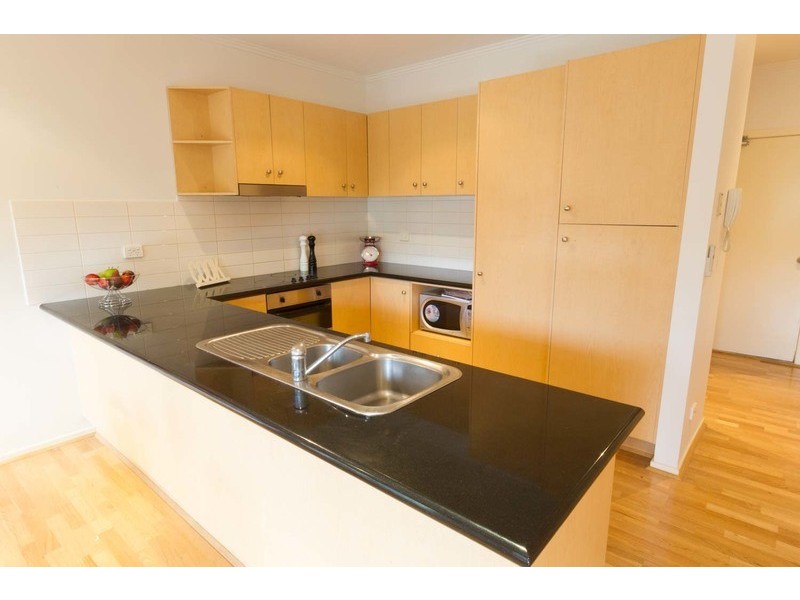 18/2 Newmarket Way, Flemington VIC 3031