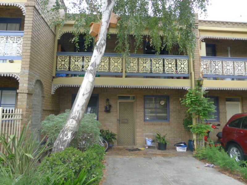 6/21 Plane Tree Way, North Melbourne VIC 3051