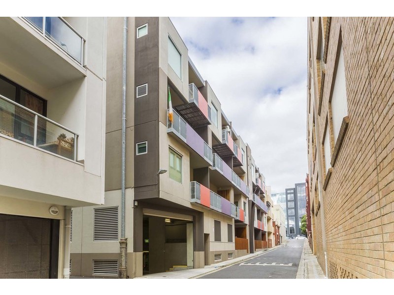 2/18 Tyrone Street, North Melbourne VIC 3051