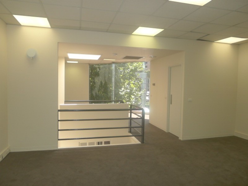 2/233 Cardigan Street, Carlton VIC 3053