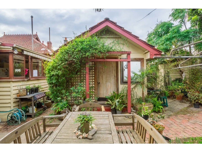 18 Melville Road, Brunswick West VIC 3055