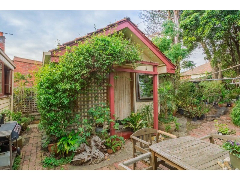 18 Melville Road, Brunswick West VIC 3055