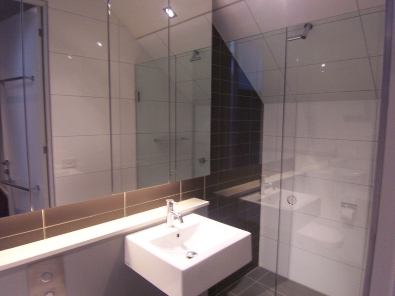 2/225 Adderley Street, West Melbourne VIC 3003