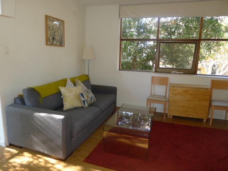 5/18 Pine Avenue, Elwood VIC 3184