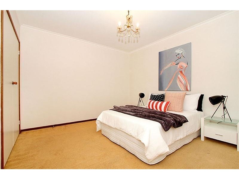 1/82-84 Rossmoyne Street, Thornbury VIC 3071