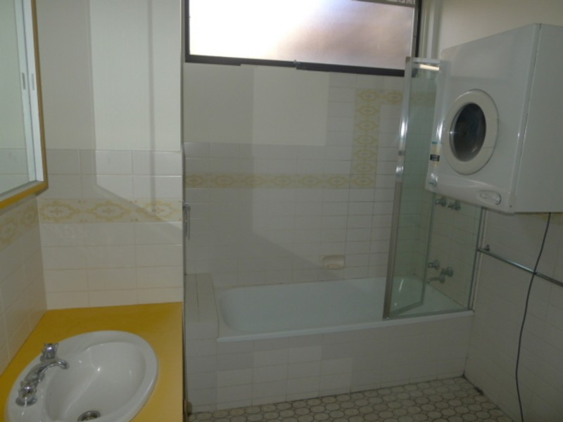 10/521 Royal Parade, Parkville VIC 3052