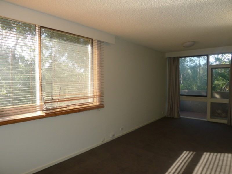 10/521 Royal Parade, Parkville VIC 3052