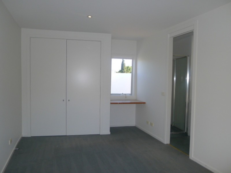 3/11 Austin Place, West Melbourne VIC 3003