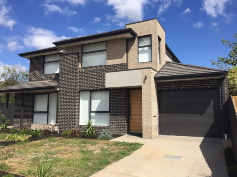 TH2/32 Risdon Drive, Notting Hill VIC 3168