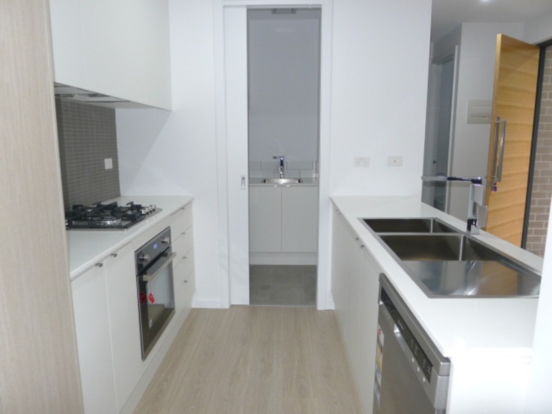 TH2/32 Risdon Drive, Notting Hill VIC 3168