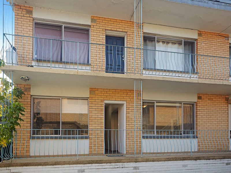 9/1927 Dandenong Road, Clayton VIC 3168