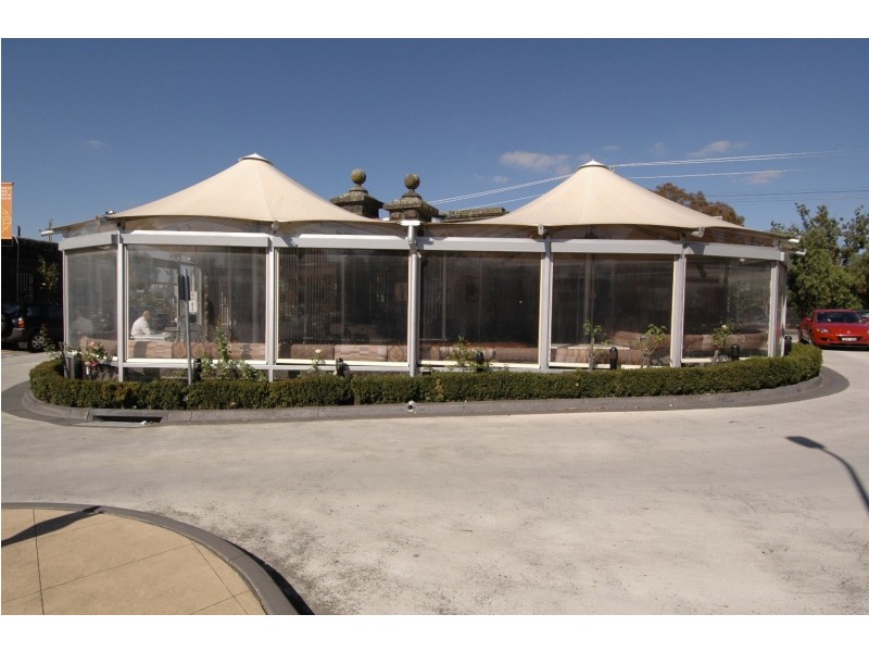 1/3-5 Wardens Walk, Coburg VIC 3058