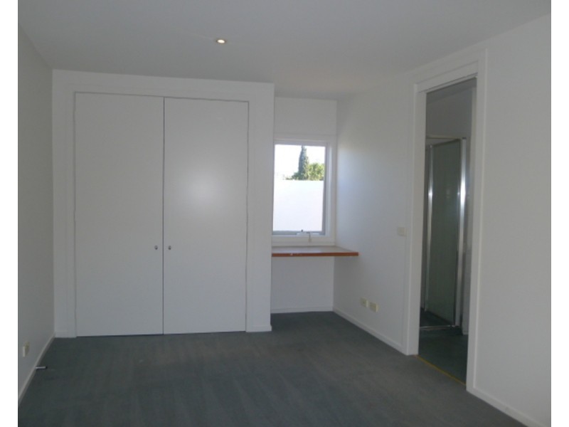 3/11 Austin Place, West Melbourne VIC 3003