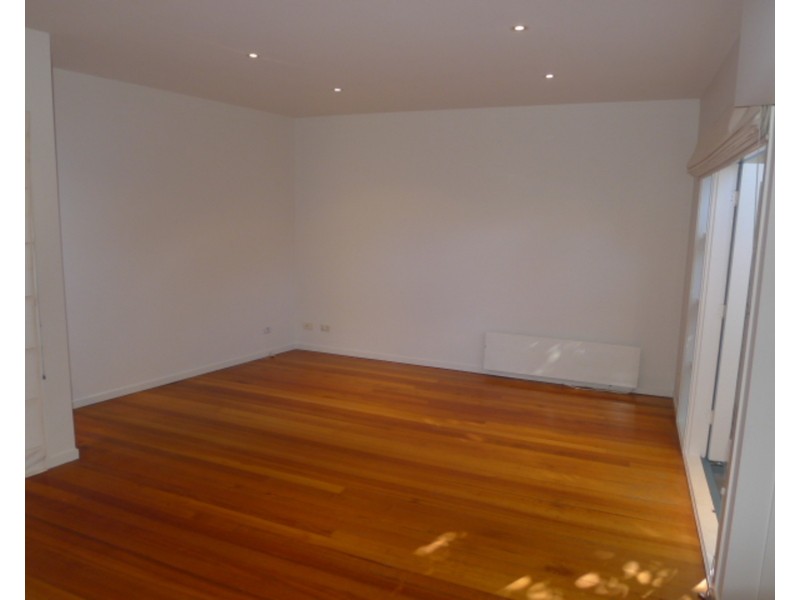 3/11 Austin Place, West Melbourne VIC 3003
