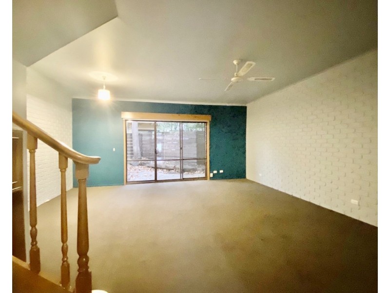 2/11 Plane Tree Way, North Melbourne VIC 3051