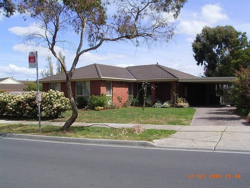 41 McEwen  Drive, Sunbury VIC 3429