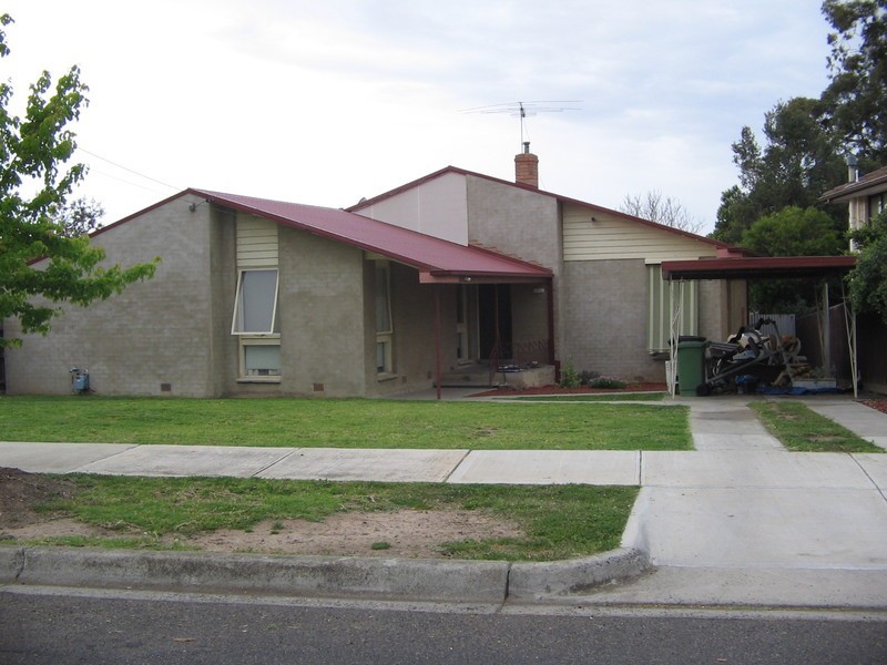 5 Gilchrist Crescent, Sunbury VIC 3429