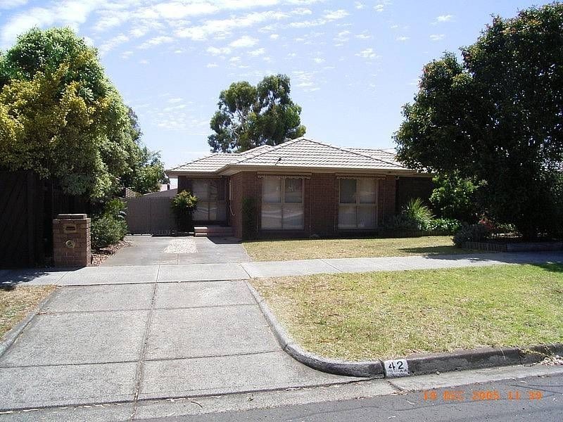 42 Heysen  Drive, Sunbury VIC 3429