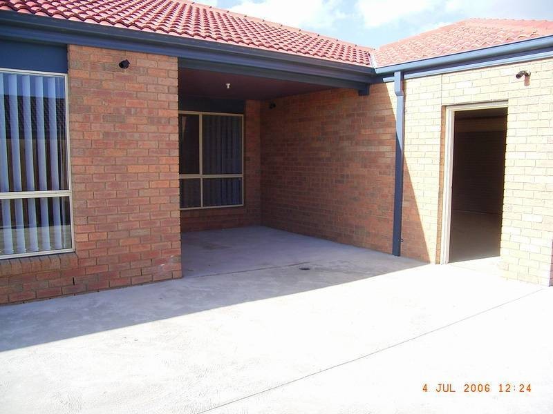 5 Burge Drive, Sunbury VIC 3429