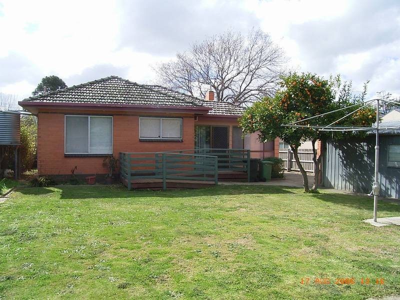 44 Station Street, Sunbury VIC 3429