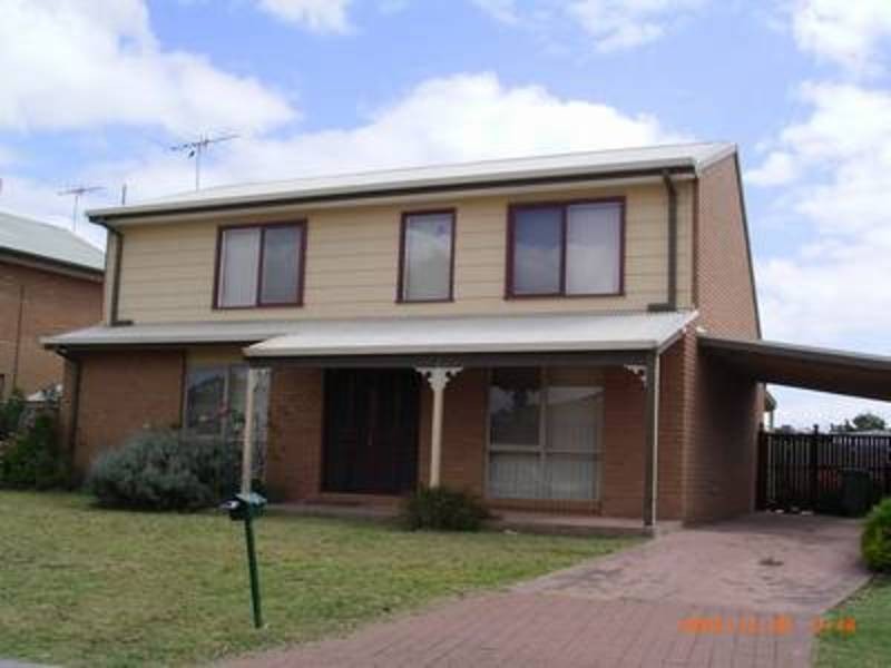1 Parade Court, Sunbury VIC 3429