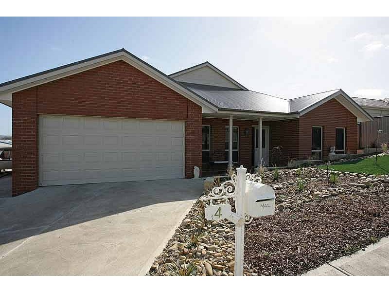 4 Ironbark Drive, Sunbury VIC 3429