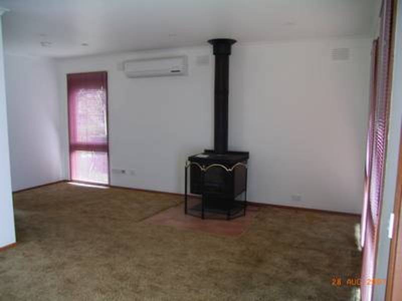 2 Manfred Court, Sunbury VIC 3429