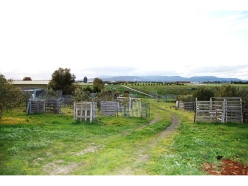 110 Palmer Road, Sunbury VIC 3429