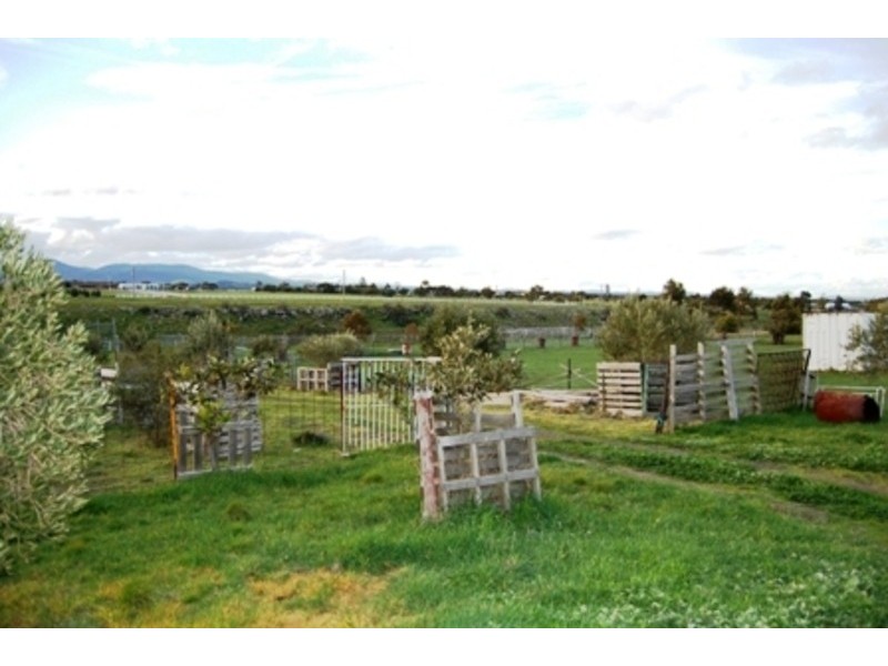 110 Palmer Road, Sunbury VIC 3429