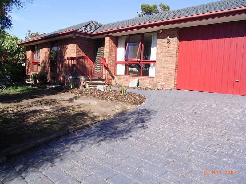 33 Aldridge Drive, Sunbury VIC 3429