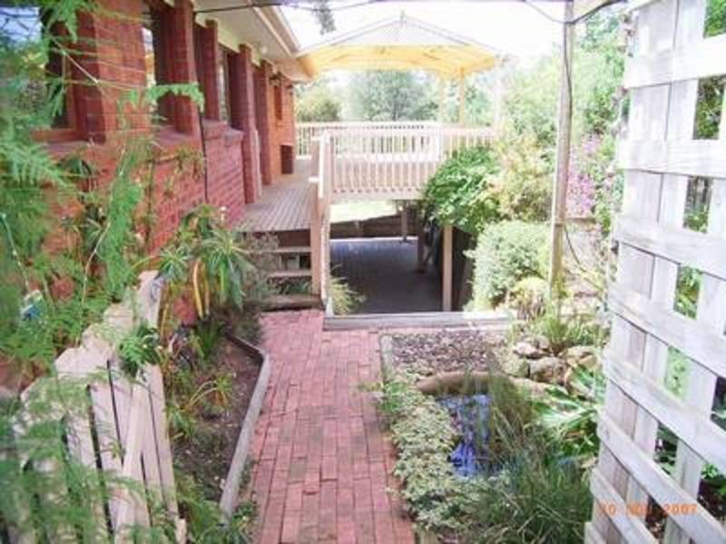 54 Aldridge Drive, Sunbury VIC 3429