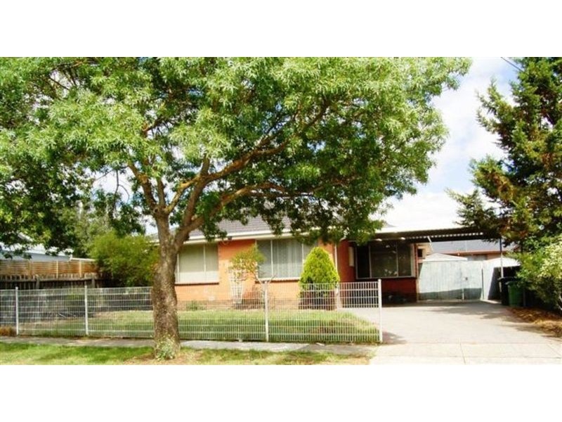 8 Wills Street, Sunbury VIC 3429