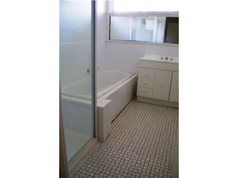 8 Wills Street, Sunbury VIC 3429