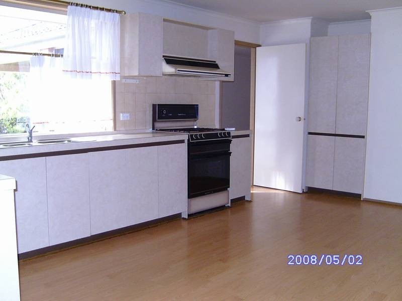 5 Laureate Close, Sunbury VIC 3429