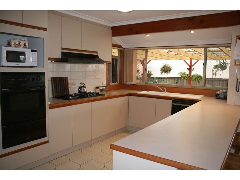 15 Manning Court, Sunbury VIC 3429