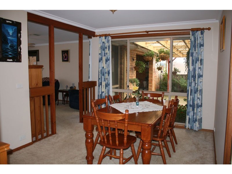 15 Manning Court, Sunbury VIC 3429