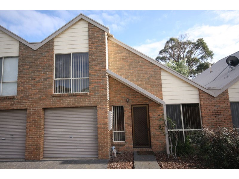 2/1 McEwen Place, Sunbury VIC 3429