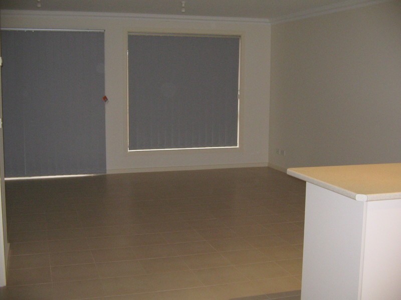 2/33 Plumpton Road, Diggers Rest VIC 3427