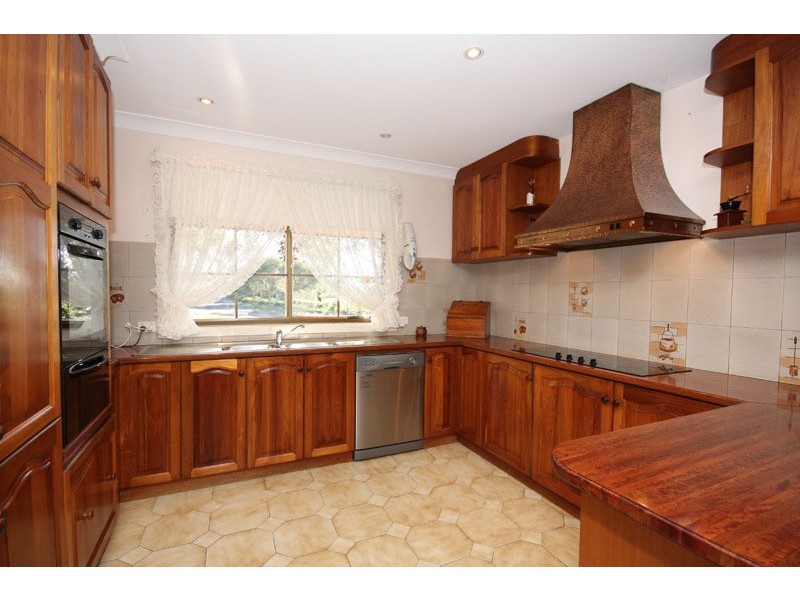 10 Watsons Road, Diggers Rest VIC 3427
