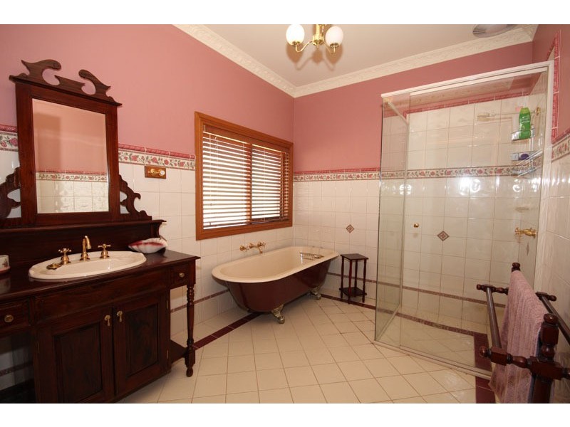 10 Watsons Road, Diggers Rest VIC 3427