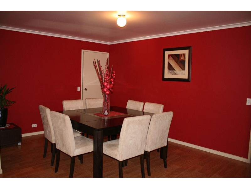 25 Holloway Close, Sunbury VIC 3429