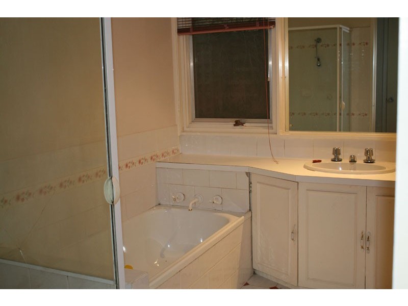 196 Gap Road, Sunbury VIC 3429