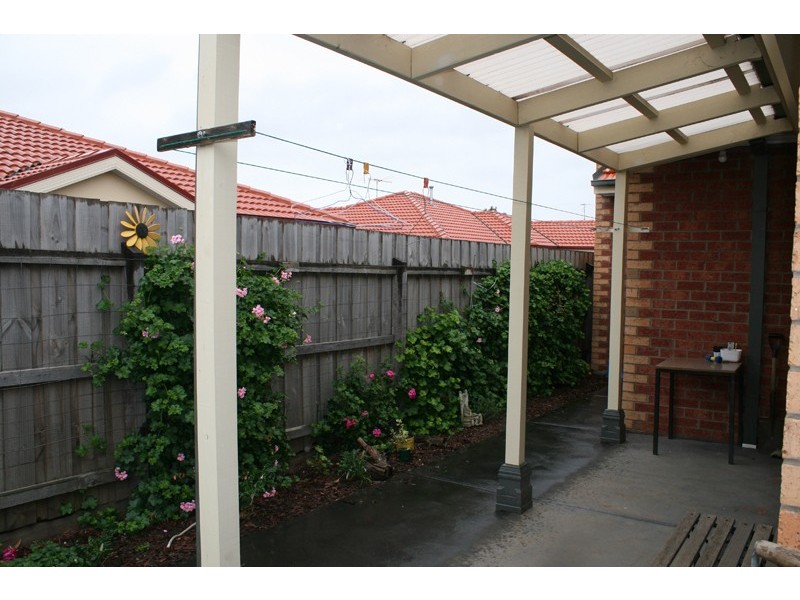 2/43-45 Darbyshire Street, Sunbury VIC 3429